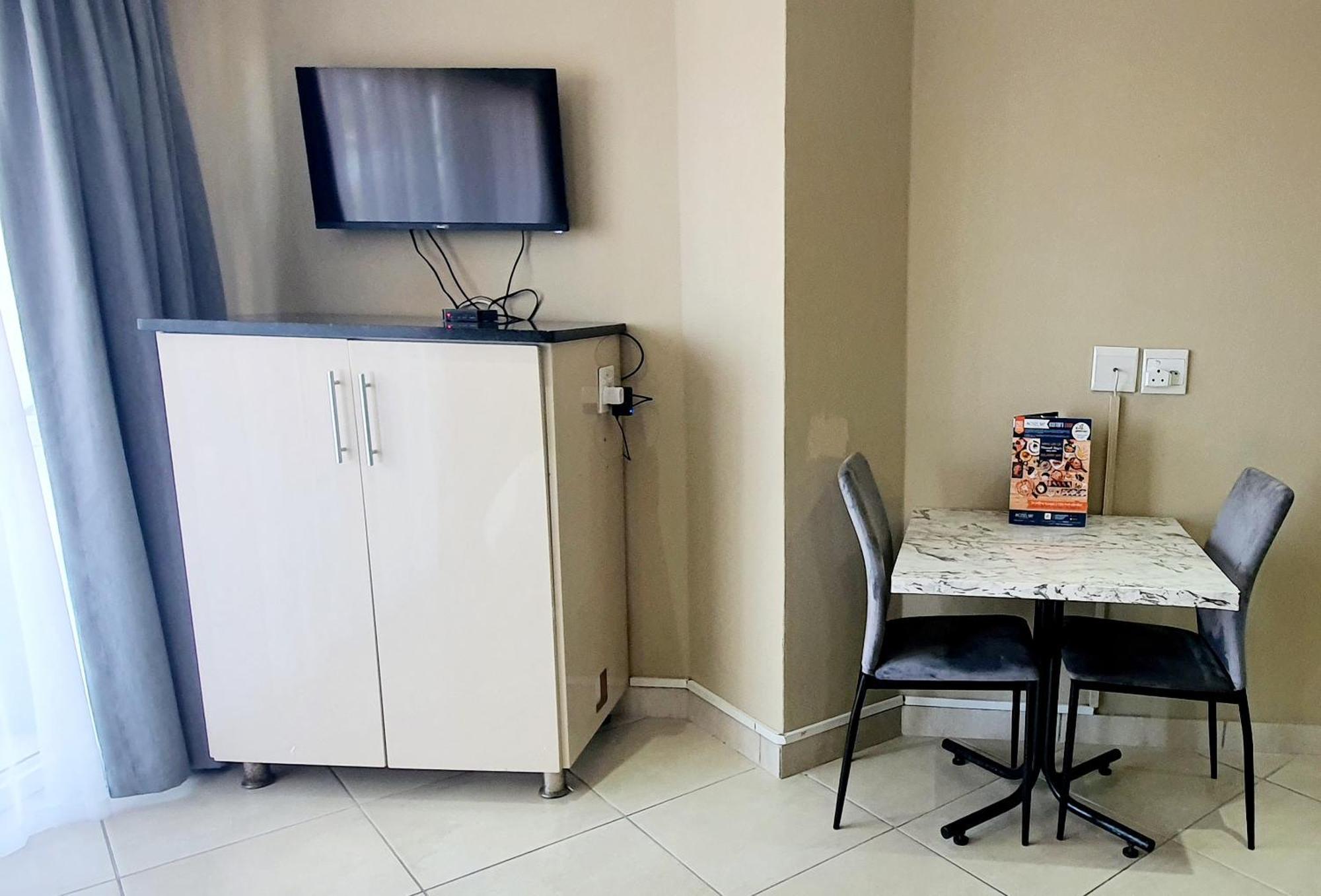 Point Village Hotel&Self Catering Mossel Bay Exteriör bild